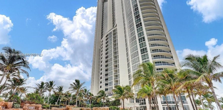 Condo à Sunny Isles Beach, Floride, 2 chambres  № 1103008