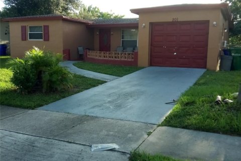 House in Margate, Florida 3 bedrooms, 136.47 sq.m. № 874285 - photo 2