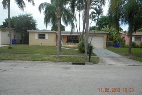 House in Margate, Florida 3 bedrooms, 136.47 sq.m. № 874285 - photo 3