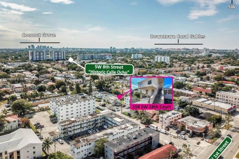 Immobilier commercial à vendre à Miami, Floride: 148.83 m2 № 12378 - photo 3