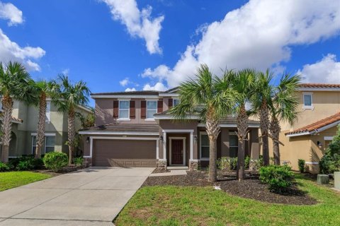 House in Davenport, Florida 5 bedrooms, 263.47 sq.m. № 1413144 - photo 1