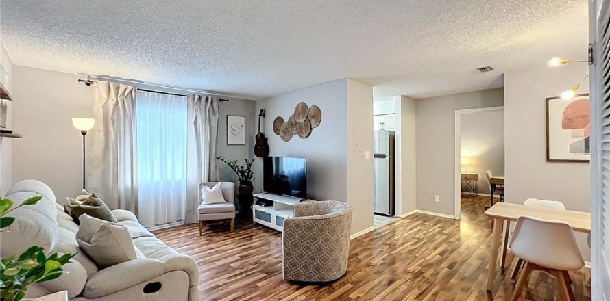 Condominio en Longwood, Florida, 1 dormitorio  № 1397927