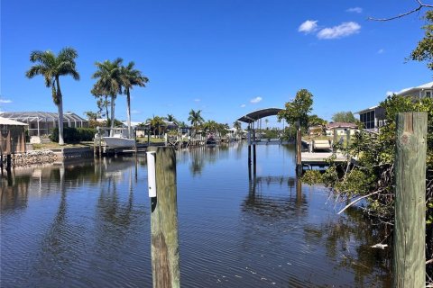 Terreno en venta en Punta Gorda, Florida № 1087690 - foto 2