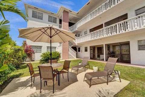 Condominio en venta en Hallandale Beach, Florida, 1 dormitorio, 52.4 m2 № 1208450 - foto 15