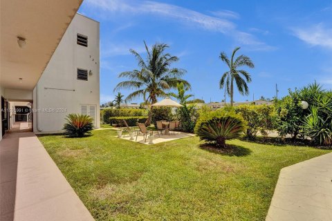 Condominio en venta en Hallandale Beach, Florida, 1 dormitorio, 52.4 m2 № 1208450 - foto 13