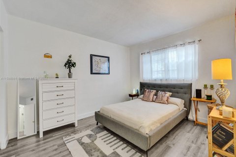 Condominio en venta en Hallandale Beach, Florida, 1 dormitorio, 52.4 m2 № 1208450 - foto 8