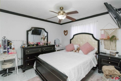 Villa ou maison à vendre à Hialeah, Floride: 4 chambres, 114.46 m2 № 1374250 - photo 20