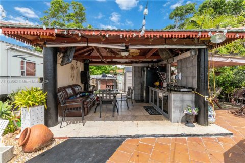 Casa en venta en Hialeah, Florida, 4 dormitorios, 114.46 m2 № 1374250 - foto 28