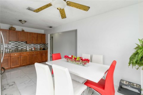 Casa en venta en Hialeah, Florida, 4 dormitorios, 114.46 m2 № 1374250 - foto 12