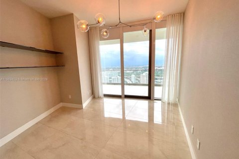 Condo in Sunny Isles Beach, Florida, 2 bedrooms  № 1374251 - photo 27