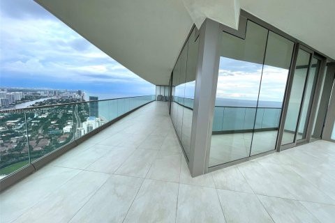 Condominio en venta en Sunny Isles Beach, Florida, 2 dormitorios, 120.4 m2 № 1374251 - foto 21