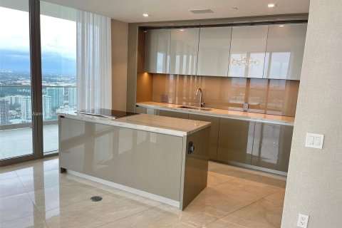 Condominio en venta en Sunny Isles Beach, Florida, 2 dormitorios, 120.4 m2 № 1374251 - foto 7