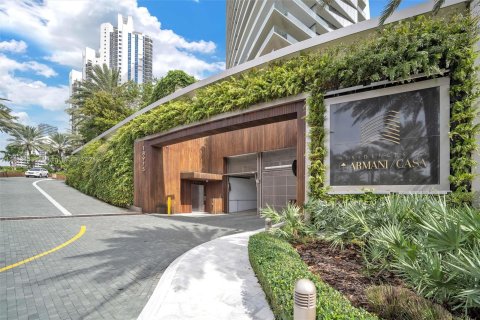 Condominio en venta en Sunny Isles Beach, Florida, 2 dormitorios, 120.4 m2 № 1374251 - foto 3