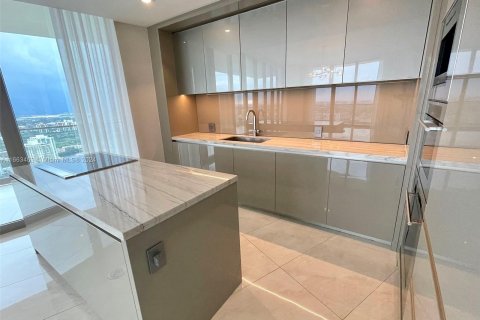 Copropriété à vendre à Sunny Isles Beach, Floride: 2 chambres, 120.4 m2 № 1374251 - photo 30