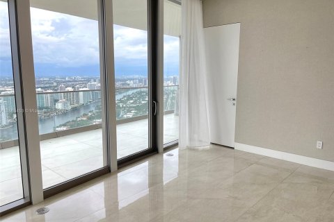 Condo in Sunny Isles Beach, Florida, 2 bedrooms  № 1374251 - photo 15