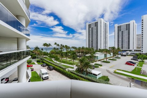 Condo in Hallandale Beach, Florida, 2 bedrooms  № 1374288 - photo 23