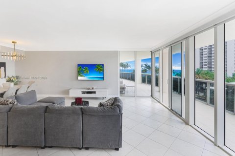 Copropriété à vendre à Hallandale Beach, Floride: 2 chambres, 165.55 m2 № 1374288 - photo 12