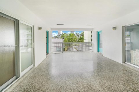 Condo in Miami Beach, Florida, 1 bedroom  № 1269772 - photo 6