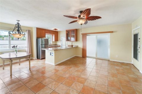 Copropriété à vendre à Miami Beach, Floride: 1 chambre, 65.03 m2 № 1269772 - photo 2