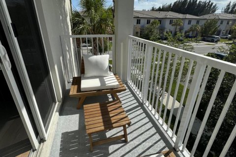 Townhouse in Wellington, Florida 4 bedrooms, 193.33 sq.m. № 1178573 - photo 17