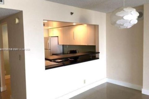 Condominio en venta en Miami Beach, Florida, 1 dormitorio, 99.87 m2 № 7320 - foto 4
