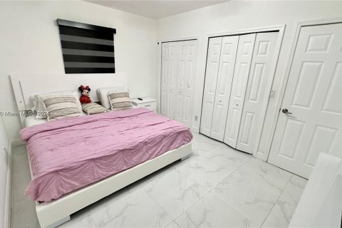 Casa en venta en Miami, Florida, 4 dormitorios, 147.71 m2 № 1439947 - foto 16