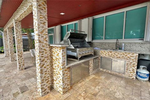 Casa en venta en Miami, Florida, 4 dormitorios, 147.71 m2 № 1439947 - foto 8