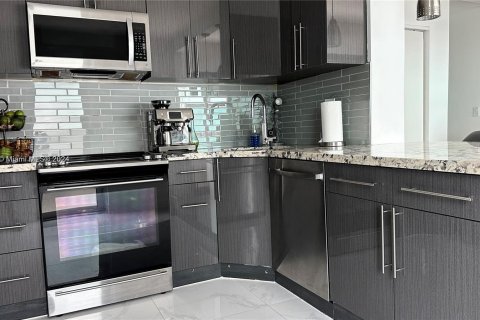 Casa en venta en Miami, Florida, 4 dormitorios, 147.71 m2 № 1439947 - foto 27