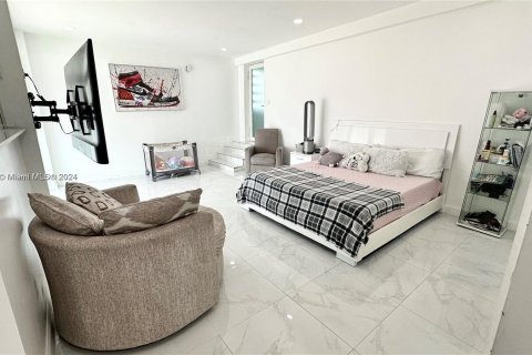 Casa en venta en Miami, Florida, 4 dormitorios, 147.71 m2 № 1439947 - foto 10