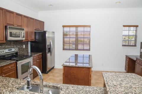 Casa en venta en Pompano Beach, Florida, 3 dormitorios, 210.7 m2 № 1189355 - foto 4