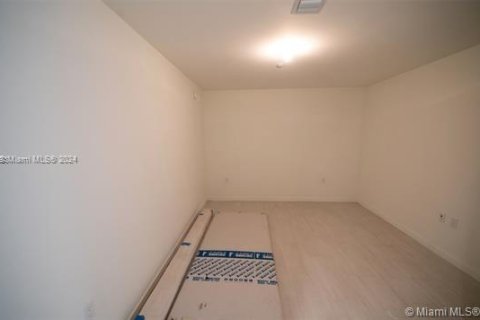 Condominio en venta en Miami, Florida, 1 dormitorio, 94.95 m2 № 1367599 - foto 2