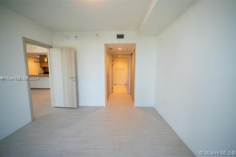 Condominio en venta en Miami, Florida, 1 dormitorio, 94.95 m2 № 1367599 - foto 13