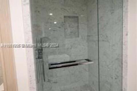 Condominio en venta en Miami, Florida, 1 dormitorio, 94.95 m2 № 1367599 - foto 16