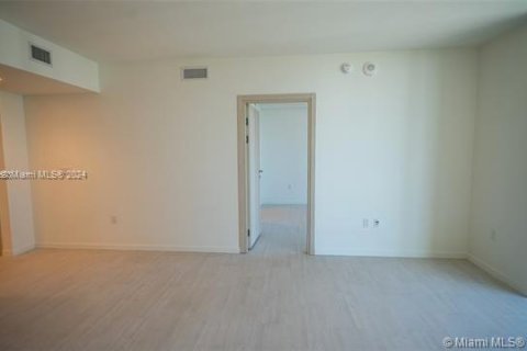 Copropriété à vendre à Miami, Floride: 1 chambre, 94.95 m2 № 1367599 - photo 11