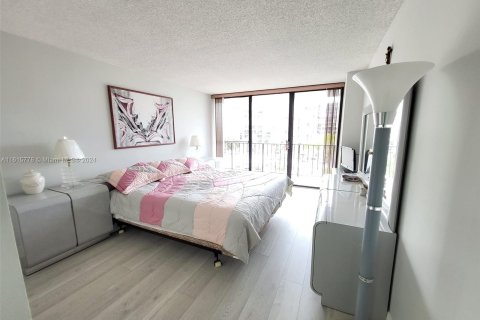 Copropriété à vendre à Hallandale Beach, Floride: 2 chambres, 135.17 m2 № 1316058 - photo 16