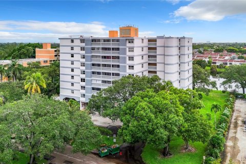 Condo in Lauderhill, Florida, 2 bedrooms  № 1365302 - photo 3