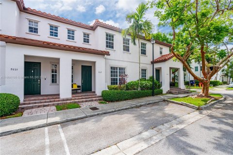 Adosado en venta en Miami, Florida, 3 dormitorios, 161.65 m2 № 1365303 - foto 2