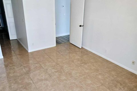 Condo in Deerfield Beach, Florida, 2 bedrooms  № 1154302 - photo 10