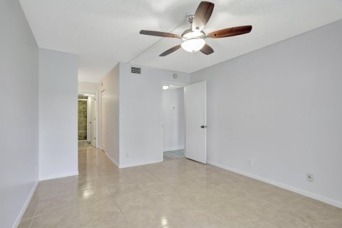 Condominio en venta en Deerfield Beach, Florida, 2 dormitorios, 102.19 m2 № 1154302 - foto 17