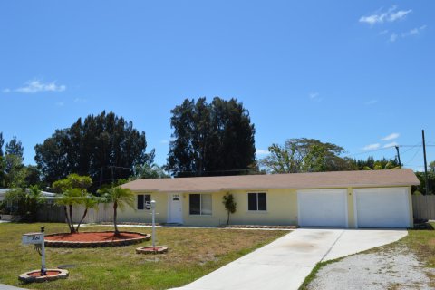 House in Palm Springs, Florida 4 bedrooms, 161.28 sq.m. № 1154678 - photo 3