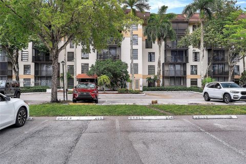 Condo in Lauderhill, Florida, 1 bedroom  № 1304832 - photo 3