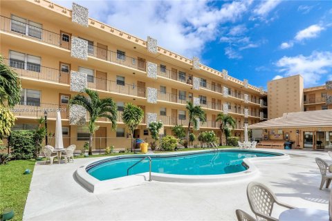 Copropriété à vendre à Hollywood, Floride: 1 chambre, 47.38 m2 № 1368707 - photo 22