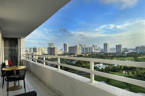 Condominio en alquiler en Aventura, Florida, 2 dormitorios, 141.3 m2 № 1368671 - foto 23