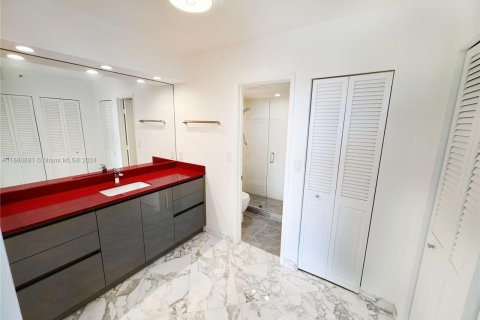 Condo in Aventura, Florida, 2 bedrooms  № 1368671 - photo 15