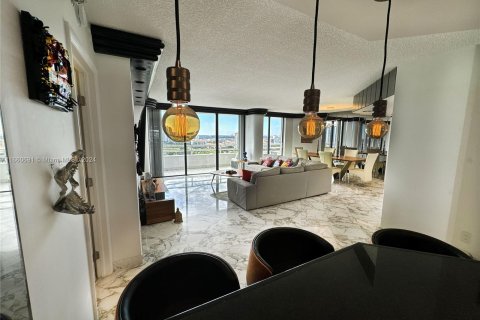 Copropriété à louer à Aventura, Floride: 2 chambres, 141.3 m2 № 1368671 - photo 7