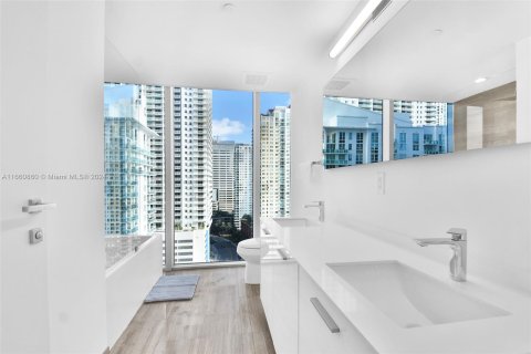 Condominio en alquiler en Miami, Florida, 2 dormitorios, 94.02 m2 № 1368672 - foto 5