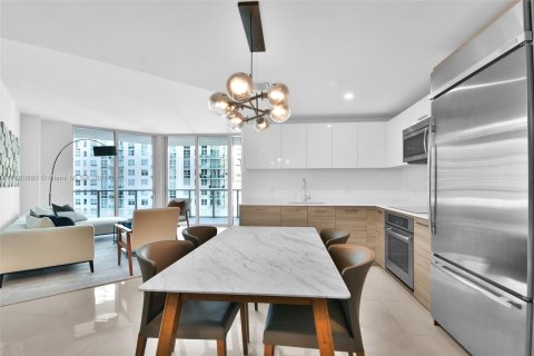 Condo in Miami, Florida, 2 bedrooms  № 1368672 - photo 13