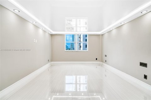 Copropriété à vendre à Hallandale Beach, Floride: 3 chambres, 122.17 m2 № 1364091 - photo 27