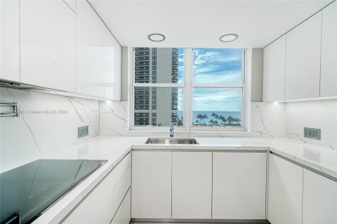 Copropriété à vendre à Hallandale Beach, Floride: 3 chambres, 122.17 m2 № 1364091 - photo 6