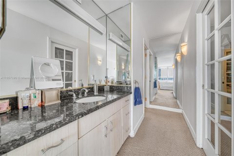 Copropriété à vendre à Miami, Floride: 2 chambres, 116.03 m2 № 1362387 - photo 20